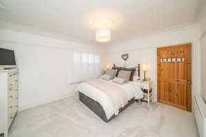 BEDROOM - click for photo gallery